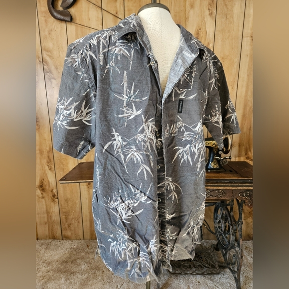 Columbia Short Sleeve Button Up Shirt - Picture 2 of 15